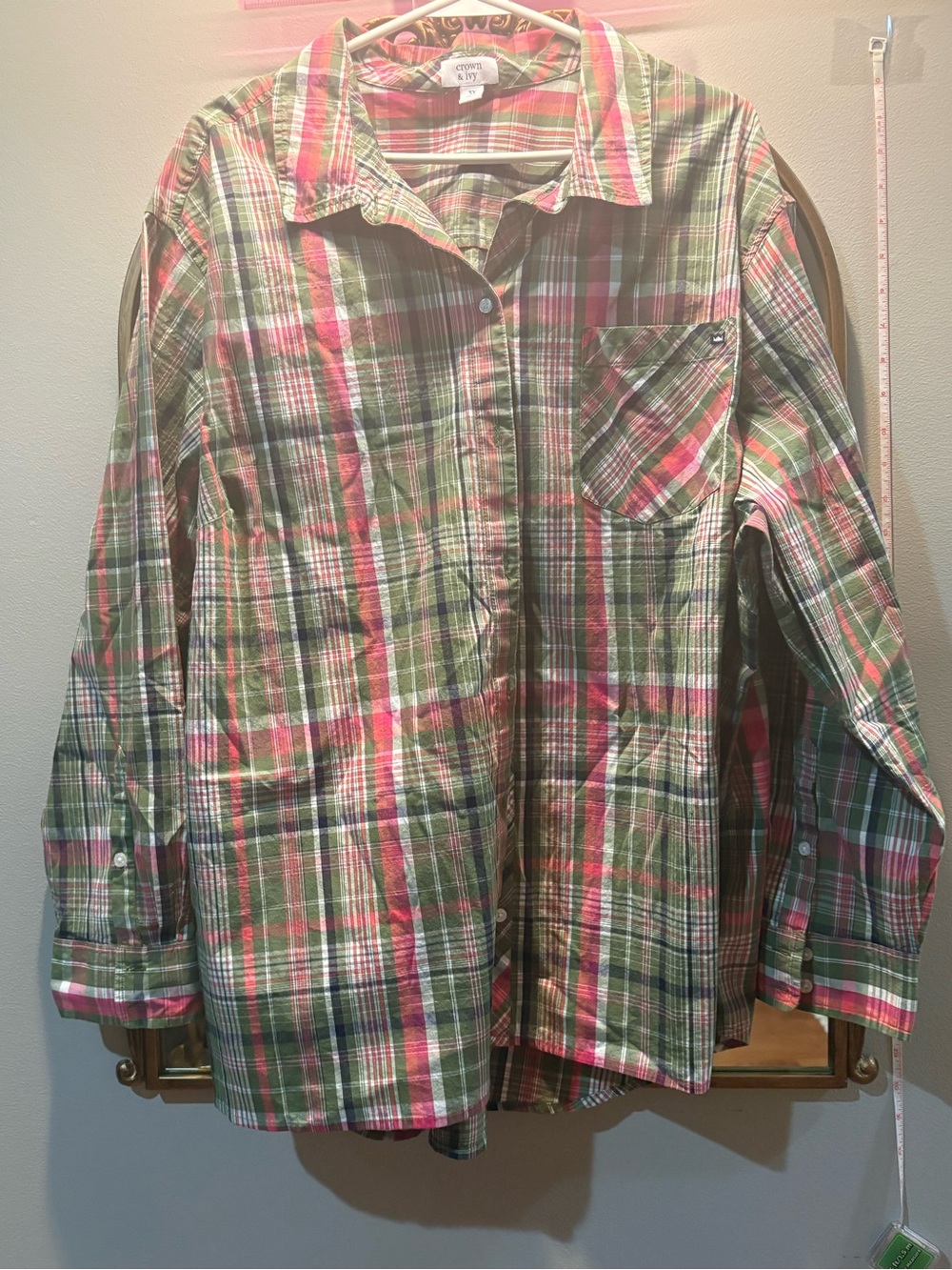 crown & ivy Green and Pink Plaid Button-Down Shirt